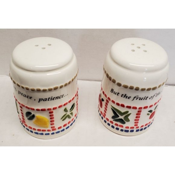 2001 Roman, Inc. Salt & Pepper Shakers - Fruits and Vegetables - Picture 1 of 8